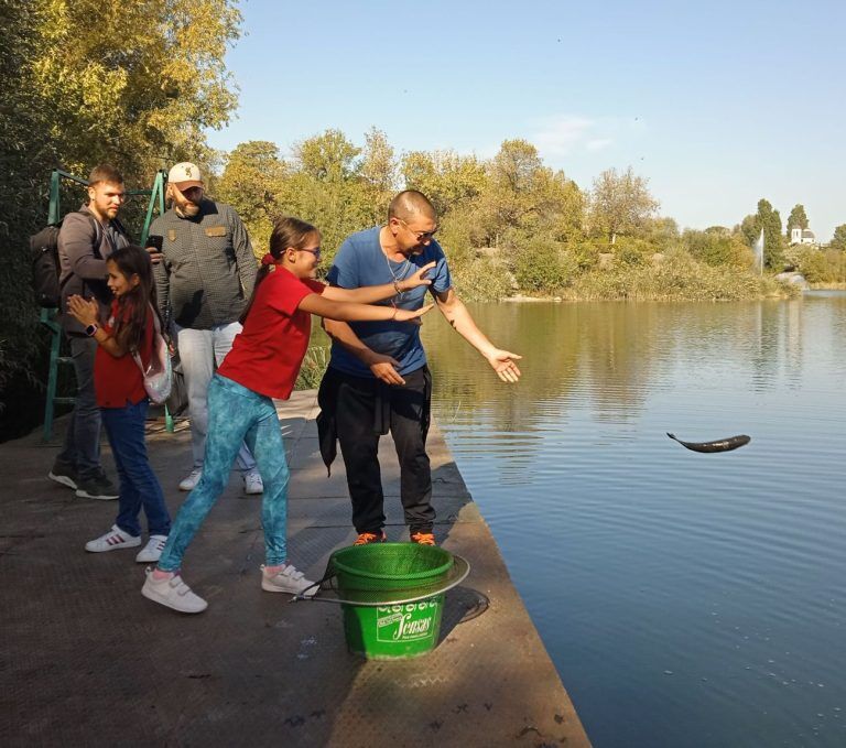 дружба зарибяването